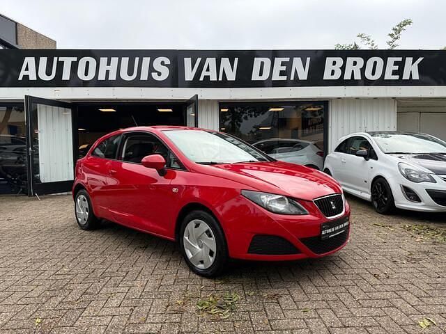Rood Gebruikt 2012 Seat Ibiza SC Style Hatchback | € 5.445 (Eerlijke prijs) - Afbeelding 1/4