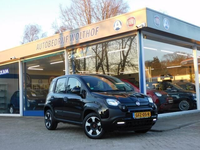 Zwart Gebruikt 2023 Fiat Panda Cross Cross Hatchback | € 18.450 (Iets duurder) - Afbeelding 1/4