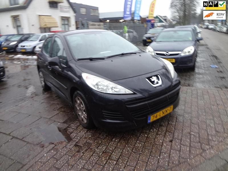 Zwart Occasion 2010 Peugeot 207 Hatchback | € 1.750 (Super prijs) - Afbeelding 1/4