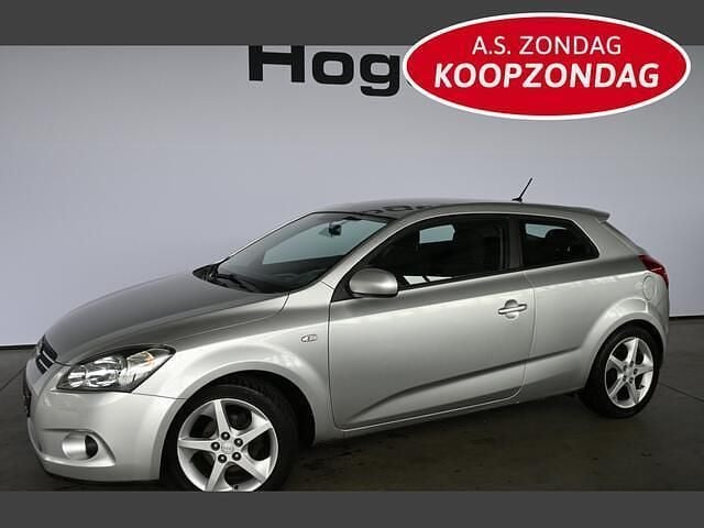 Grijs, metallic lak Gebruikt 2010 Kia Ceed Hatchback | € 3.940 (Super prijs) - Afbeelding 1/4
