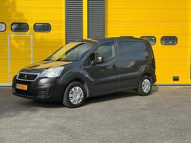 Grijs Gebruikt 2017 Peugeot Partner MPV | € 9.950 (Eerlijke prijs) - Afbeelding 1/4