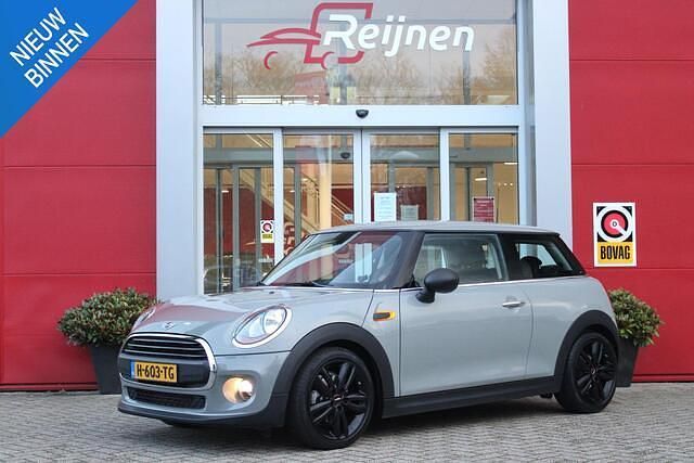Grijs Gebruikt 2017 Mini John Cooper Works Business Hatchback | € 11.995 (Eerlijke prijs) - Afbeelding 1/4