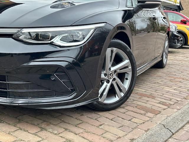 Occasion VW Golf VIII Business+ 2023 Zwart (metallic) Stationwagen