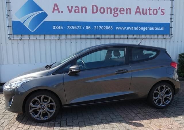 Grijs Gebruikt 2017 Ford Fiesta Titanium Hatchback | € 6.895 (Super prijs) - Afbeelding 1/4