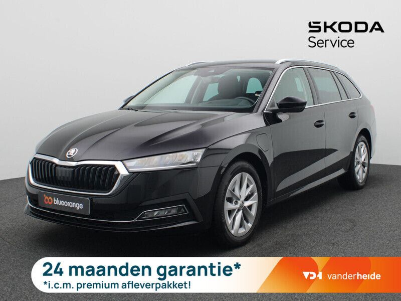 Zwart Gebruikt 2022 Skoda Octavia Business Line Stationwagen | € 30.000 (Eerlijke prijs) - Afbeelding 1/4