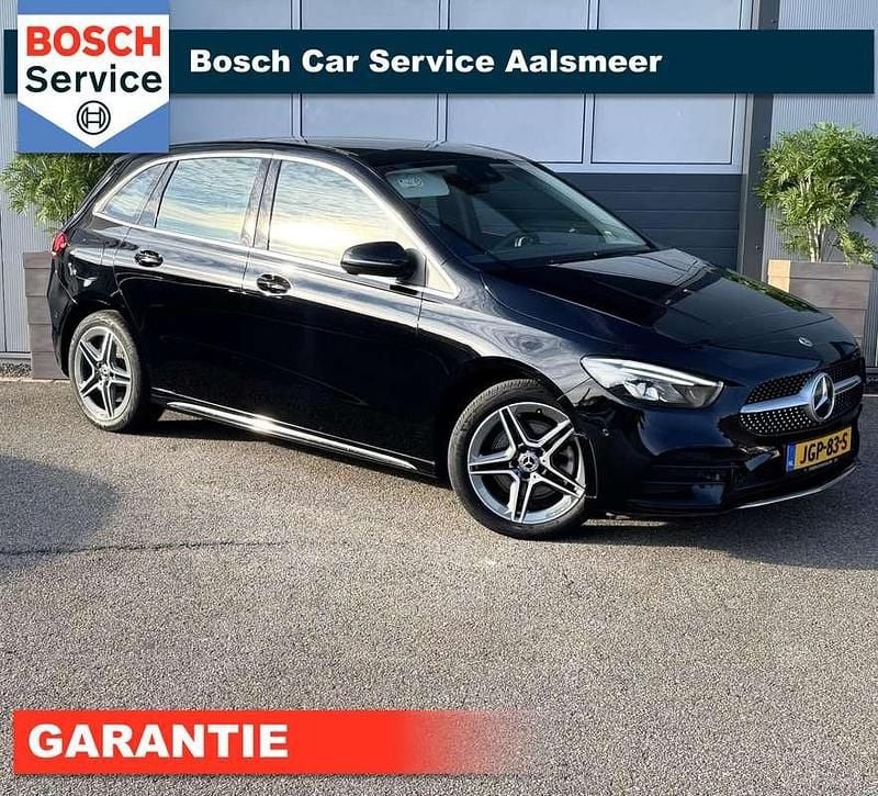 Zwart Gebruikt 2022 Mercedes B250e AMG line MPV | € 31.850 (Eerlijke prijs) - Afbeelding 1/4