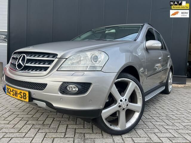 Grijs Gebruikt 2006 Mercedes 350 SUV | € 9.995 (Iets duurder) - Afbeelding 1/4