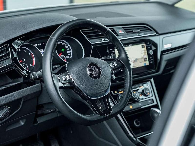 Occasion VW Touran Highline 150 PK (110 kW) 2017 Wit MPV
