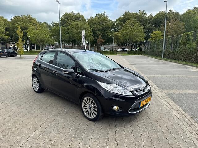 Zwart Gebruikt 2011 Ford Fiesta Titanium Hatchback | € 2.650 (Goede deal) - Afbeelding 1/4