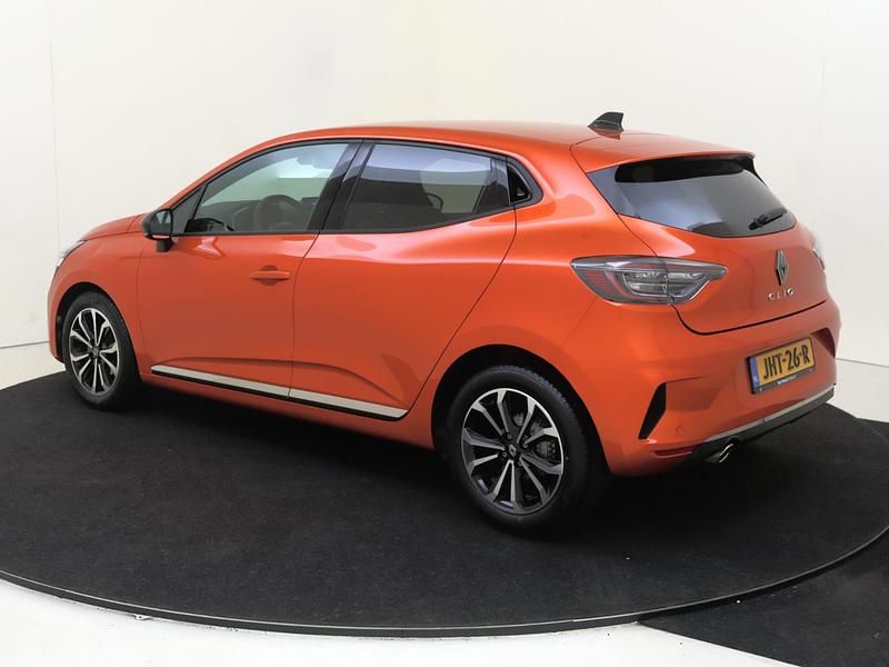 Occasion Renault Clio V Techno 2025 Oranje Hatchback