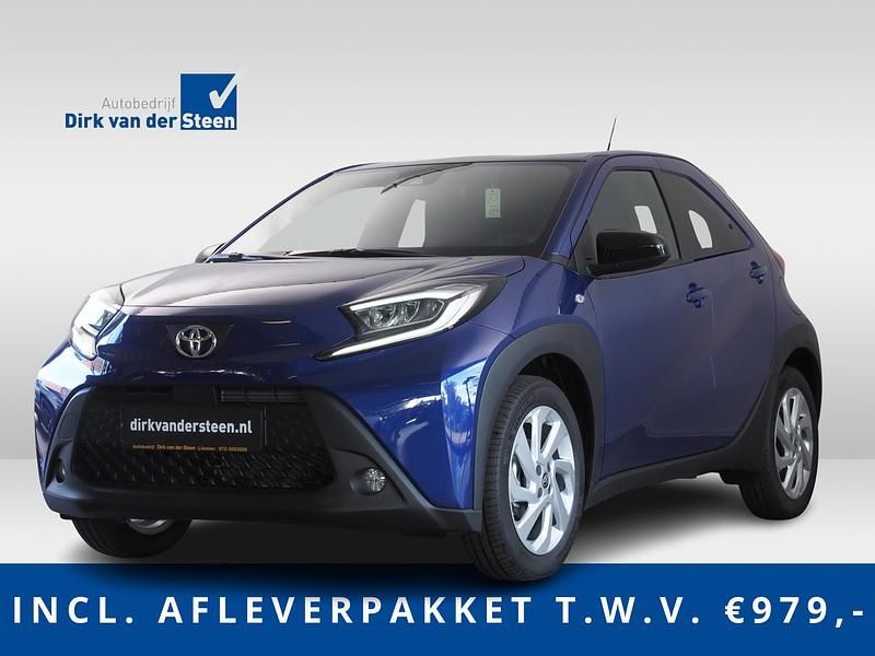 Blauw Nieuw 2025 Toyota Aygo X Pulse SUV | € 22.500 - Afbeelding 1/4