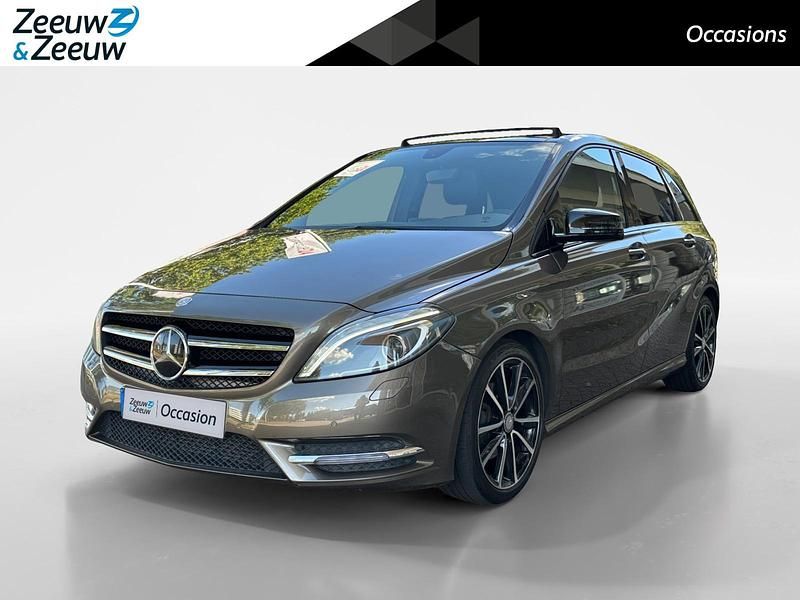 Monolith gray metallic finish (893u) Gebruikt 2013 Mercedes B200 Ambition MPV | € 12.990 (Eerlijke prijs) - Afbeelding 1/4