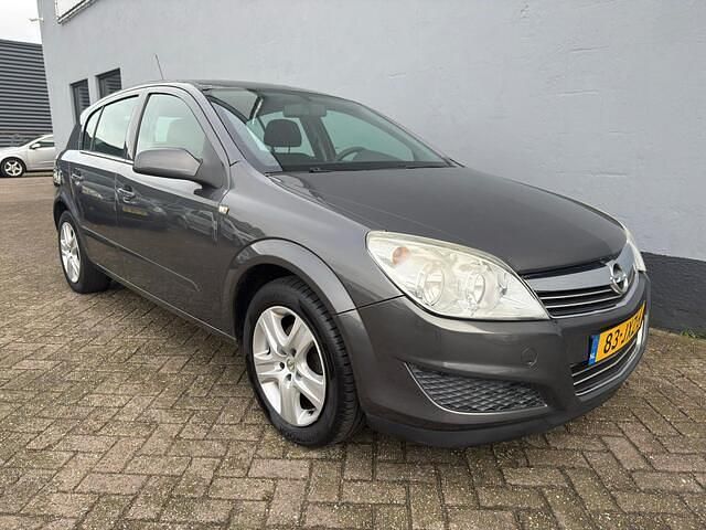 Occasion Opel Astra Edition 116 PK (85 kW) 2009 Grijs Hatchback