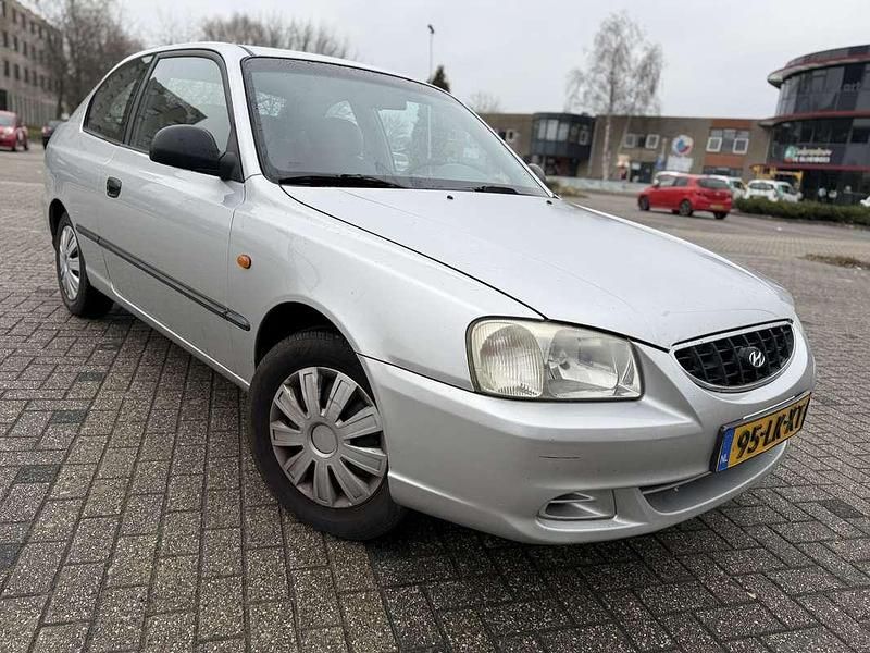 Occasion Hyundai Accent 90 PK (66 kW) 2003 Grijs Sedan