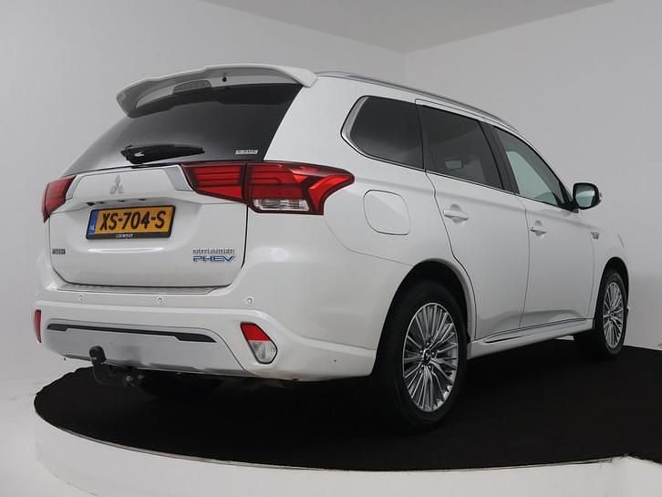 Occasion Mitsubishi Outlander Intense 225 PK (165 kW) 2019 Wit SUV