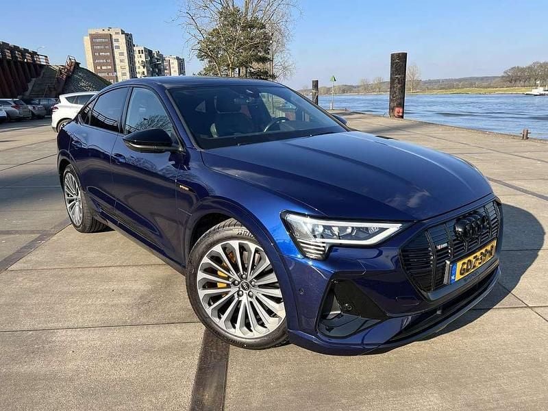 Blauw Gebruikt 2021 Audi e-tron SUV | € 34.850 (Eerlijke prijs) - Afbeelding 1/4