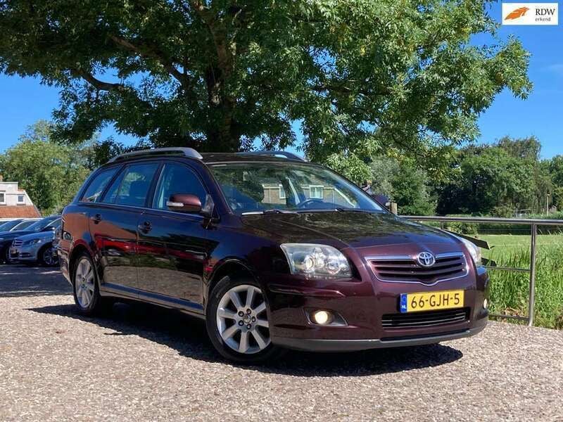 Rood Gebruikt 2008 Toyota Avensis Business Edition Stationwagen | € 2.975 (Eerlijke prijs) - Afbeelding 1/4