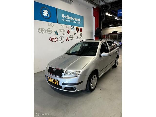 Grijs Gebruikt 2006 Skoda Fabia Ambiente Stationwagen | € 2.100 (Iets duurder) - Afbeelding 1/4