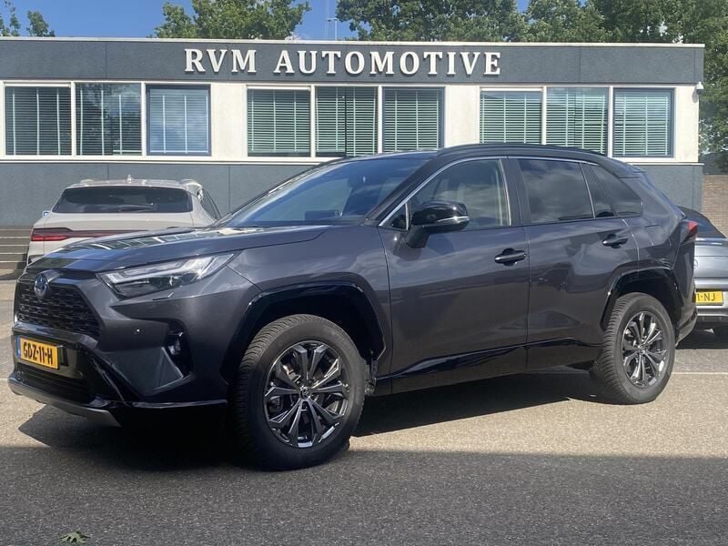 Zwart Gebruikt 2024 Toyota RAV4 SUV | € 48.940 (Eerlijke prijs) - Afbeelding 1/4