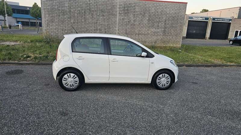 Gebruikt 2014 VW up! Groove Hatchback | € 3.750 (Goede deal) - Afbeelding 1/4
