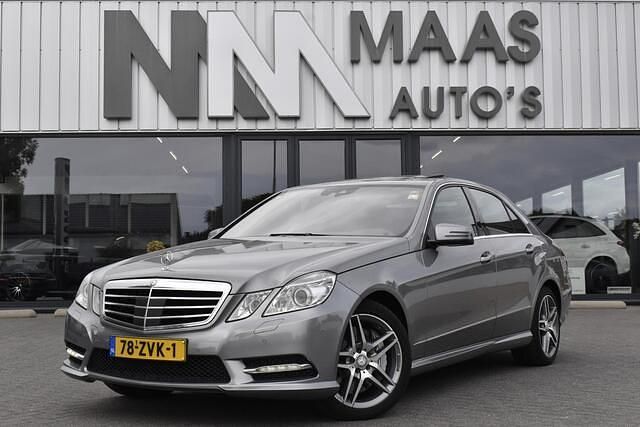 Grijs Gebruikt 2013 Mercedes E500 AMG Sedan | € 21.950 - Afbeelding 1/4