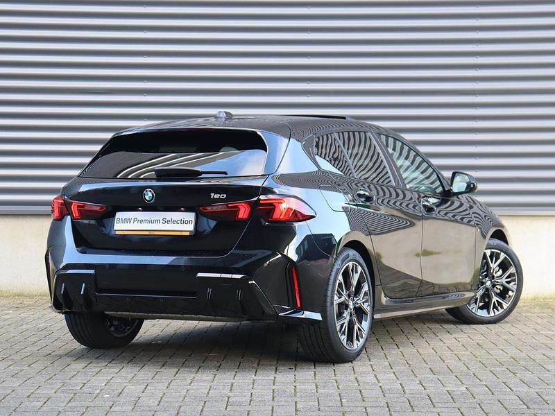 Occasion BMW 120 Comfort Edition 170 PK (125 kW) 2026 Zwart Hatchback