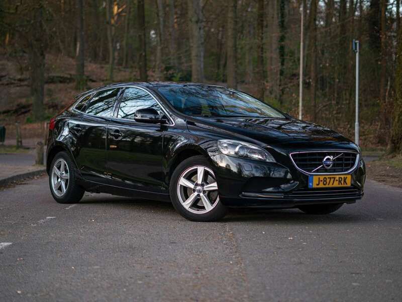 Zwart Gebruikt 2012 Volvo V40 Kinetic Stationwagen | € 11.500 (Iets duurder) - Afbeelding 1/4
