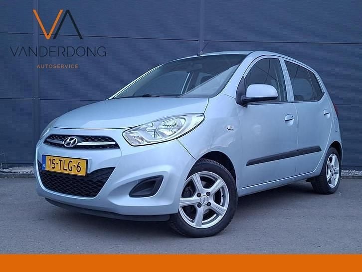 Grijs Occasion 2012 Hyundai i10 Hatchback | € 4.845 (Eerlijke prijs) - Afbeelding 1/4