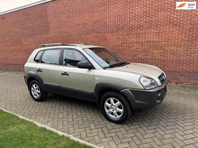 Grijs (metallic) Gebruikt 2005 Hyundai Tucson Active SUV | € 2.750 (Goede deal) - Afbeelding 1/3