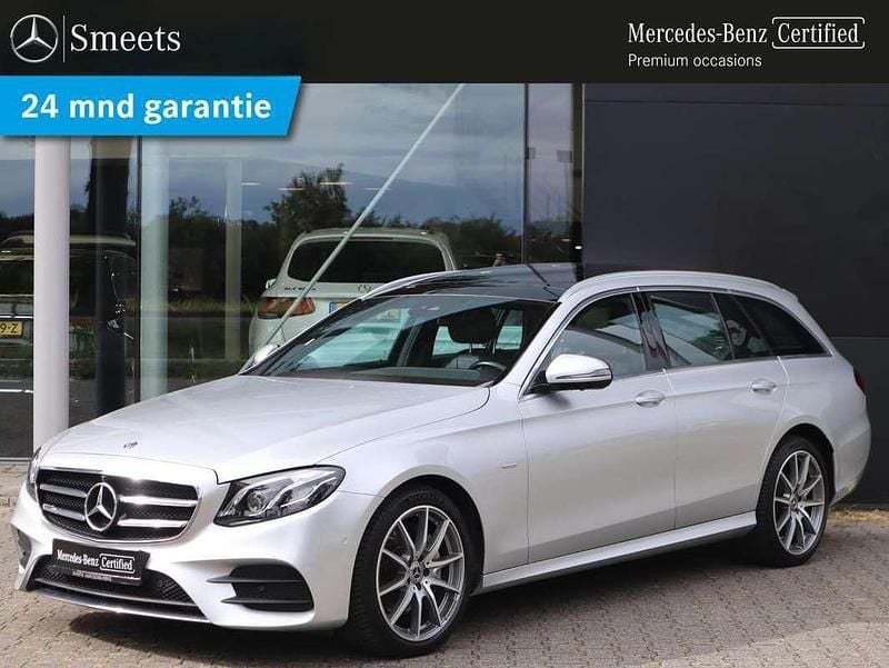 Grijs, metallic lak Gebruikt 2020 Mercedes E200 Business Stationwagen | € 39.888 (Duur) - Afbeelding 1/4