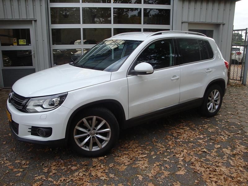 Wit Gebruikt 2015 VW Tiguan Sport SUV | € 12.650 (Eerlijke prijs) - Afbeelding 1/4