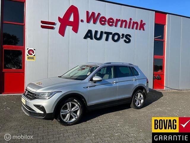 Grijs Gebruikt 2022 VW Tiguan IQ Drive SUV | € 30.950 (Super prijs) - Afbeelding 1/4