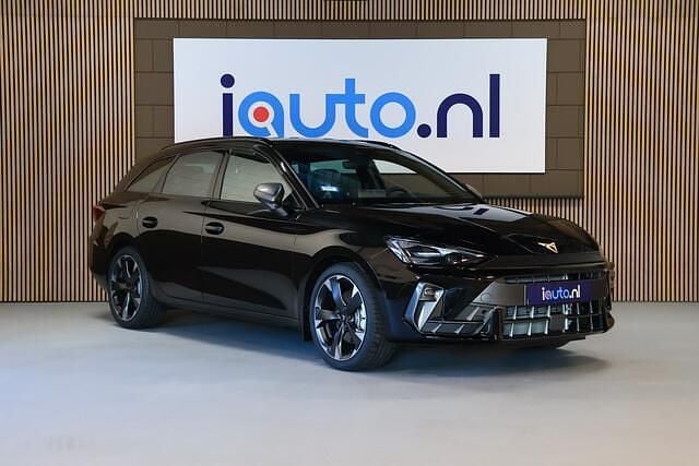 Zwart, metallic lak Nieuw 2025 Cupra Leon Stationwagen | € 39.745 (Super prijs) - Afbeelding 1/4