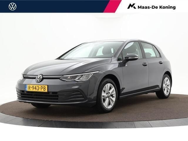 Grijs Gebruikt 2022 VW Golf VIII Life Hatchback | € 23.440 (Eerlijke prijs) - Afbeelding 1/4