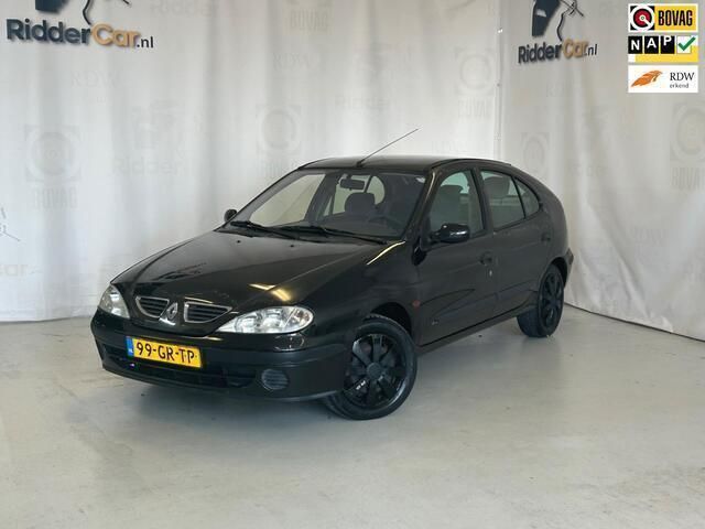 Zwart Gebruikt 2001 Renault Mégane Authentique Hatchback | € 699 - Afbeelding 1/4