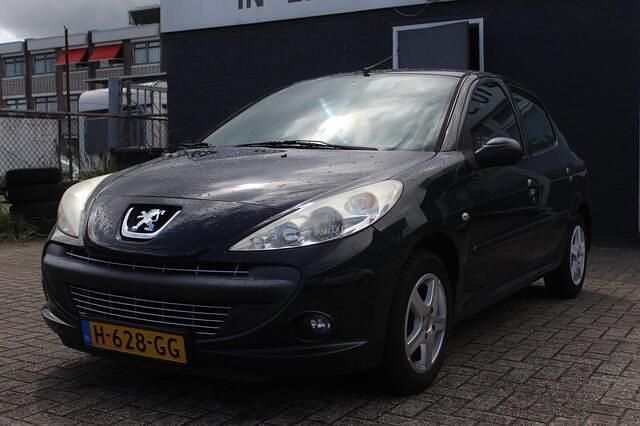 Grijs Gebruikt 2009 Peugeot 206+ Hatchback | € 2.485 (Eerlijke prijs) - Afbeelding 1/4