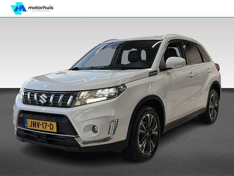 Wit Occasion 2021 Suzuki Vitara Style SUV | € 21.445 (Eerlijke prijs) - Afbeelding 1/4