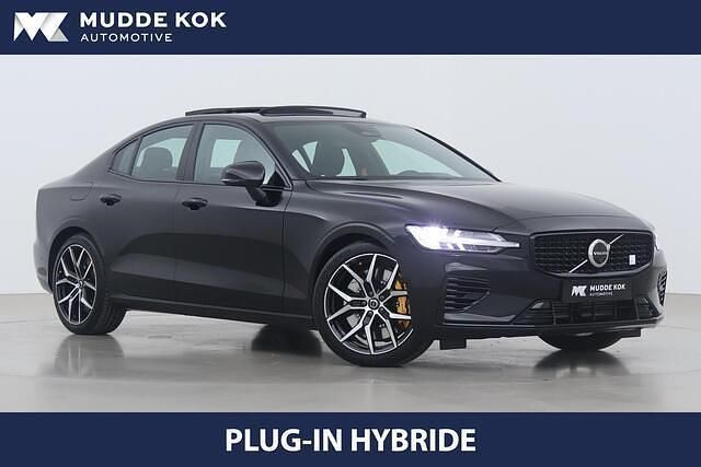 Zwart Nieuw 2025 Volvo S60 Sedan | € 57.800 - Afbeelding 1/4