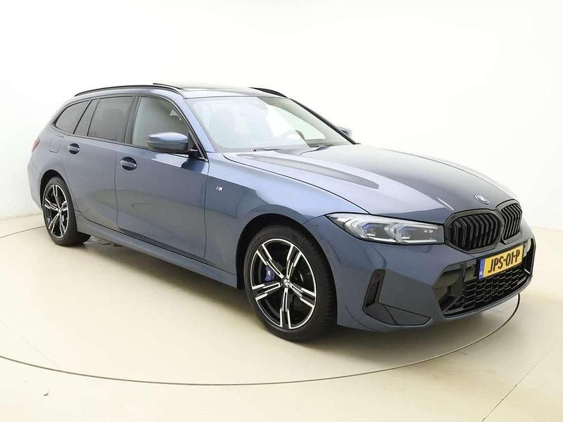 Occasion BMW 330e M Sport 292 PK (214 kW) 2025 Blauw (metallic) Stationwagen