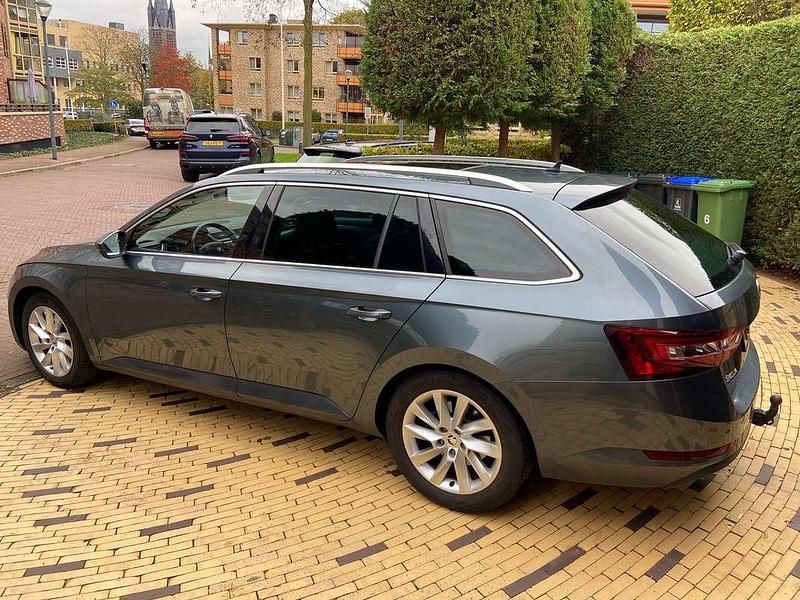 Occasion Skoda Superb Business Line 181 PK (133 kW) 2018 Grijs Stationwagen