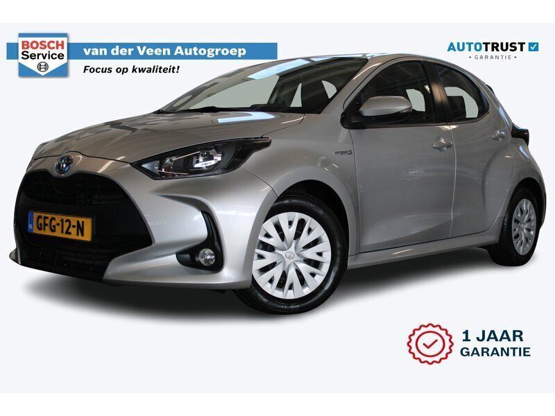 Grijs Gebruikt 2020 Toyota Yaris Active Hatchback | € 16.450 (Eerlijke prijs) - Afbeelding 1/4