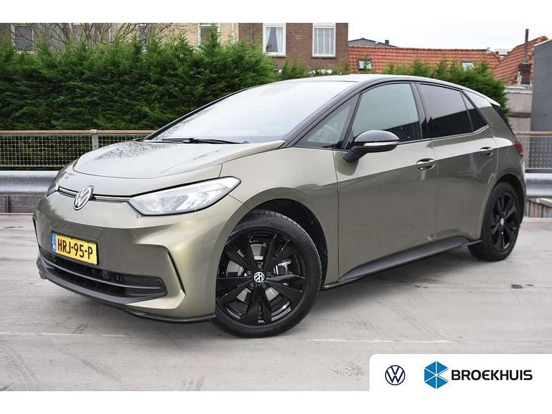 Groen Occasion 2025 VW ID.3 Edition Hatchback | € 29.995 (Eerlijke prijs) - Afbeelding 1/4
