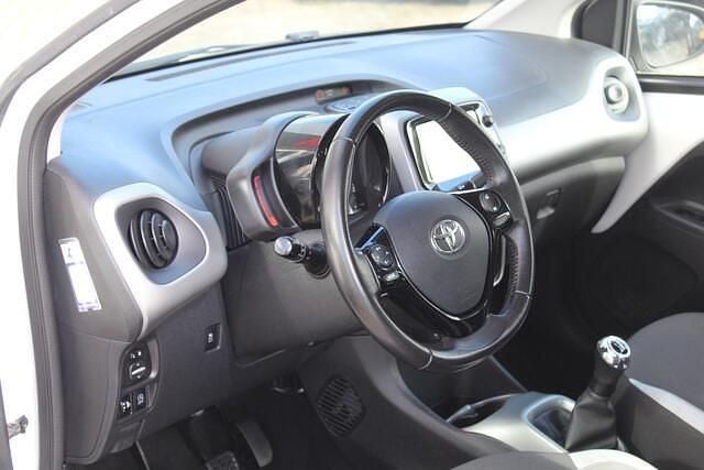 Occasion Toyota Aygo X-play 69 PK (50 kW) 2018 Wit Hatchback
