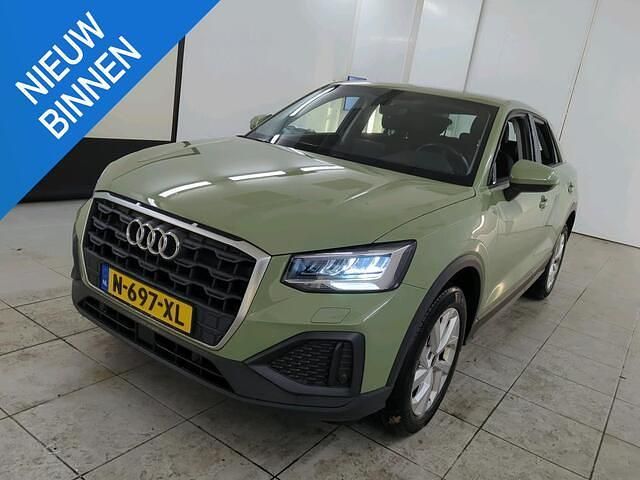 Groen (metallic) Gebruikt 2022 Audi Q2 Proline SUV | € 24.950 (Goede deal) - Afbeelding 1/4