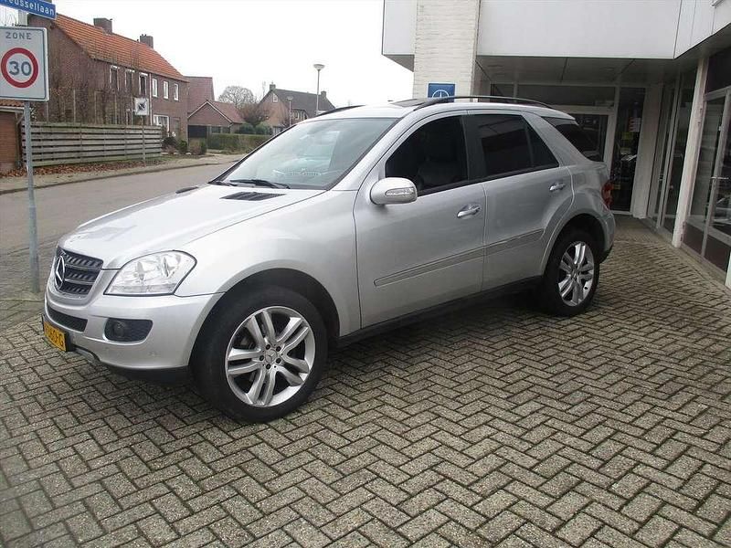Occasion Mercedes ML320 224 PK (164 kW) 2005 Grijs (metallic) SUV