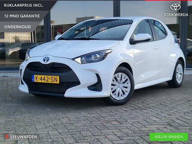 Wit Occasion 2021 Toyota Yaris Active Hatchback | € 17.450 (Goede deal) - Afbeelding 1/4