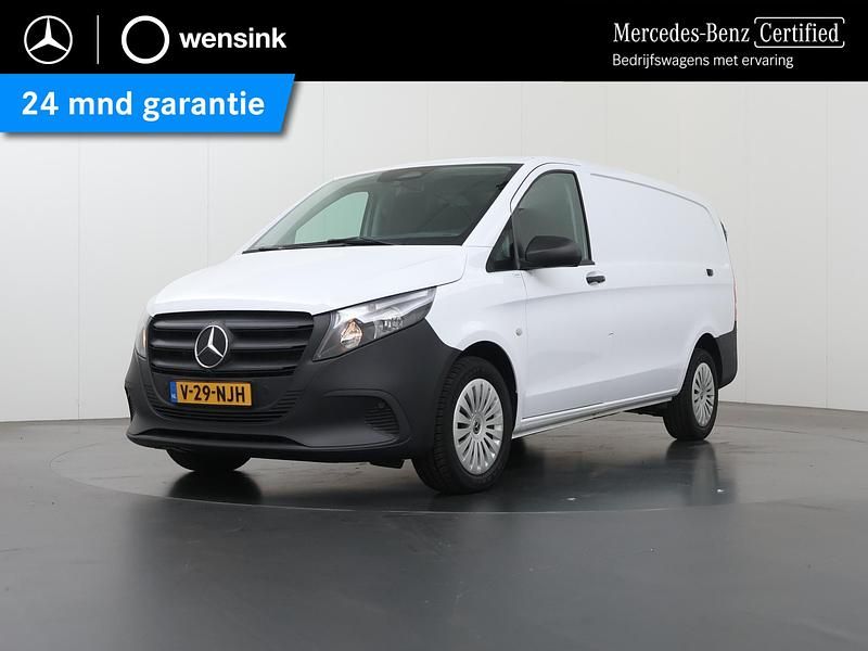 Wit Gebruikt 2024 Mercedes Vito Van | € 37.845 - Afbeelding 1/4