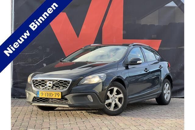 Zwart, metallic lak Gebruikt 2013 Volvo V40 CC Momentum Stationwagen | € 5.948 (Duur) - Afbeelding 1/4
