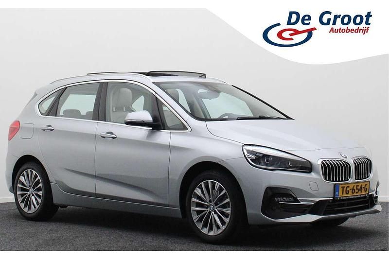 Grijs Gebruikt 2018 BMW 220 Active Tourer Executive MPV | € 24.950 (Eerlijke prijs) - Afbeelding 1/4