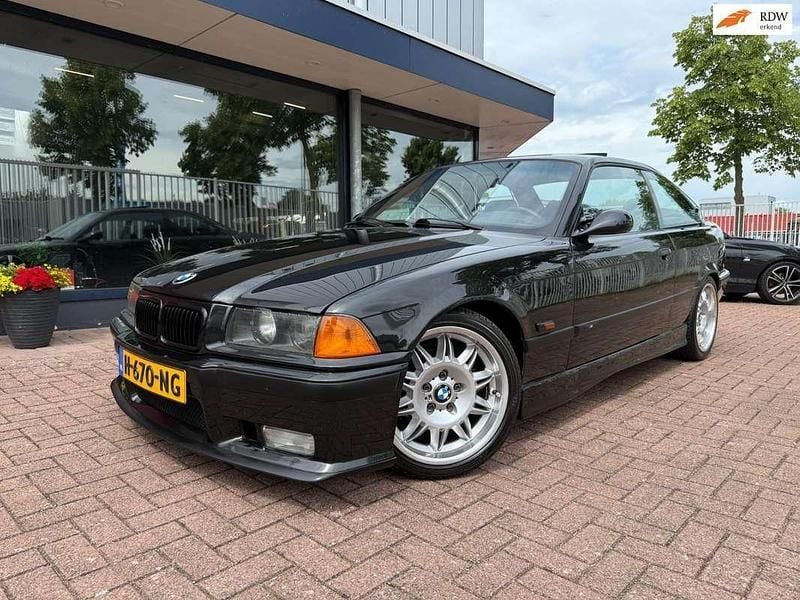 Zwart, metallic lak Gebruikt 1996 BMW 323 M Sport Coupé | € 19.995 - Afbeelding 1/4